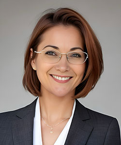 Andria Bradac headshot